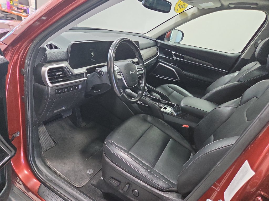 Used 2023 Kia Telluride AWD image 33