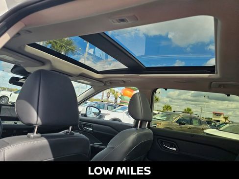 Used 2025 Nissan Rogue SL w/ Tech Package FWD image 15