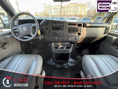 Used 2023 GMC Savana 2500 RWD image 10
