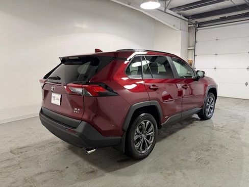 Used 2025 Toyota RAV4 XLE Premium image 6
