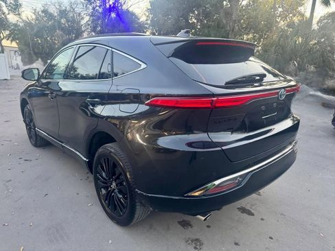 Used 2024 Toyota Venza Limited image 12