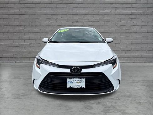 Used 2024 Toyota Corolla LE FWD image 2