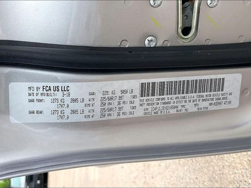 Used 2019 Jeep Cherokee Latitude Plus FWD image 34