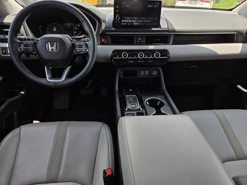 Used 2024 Honda Pilot Touring image 8