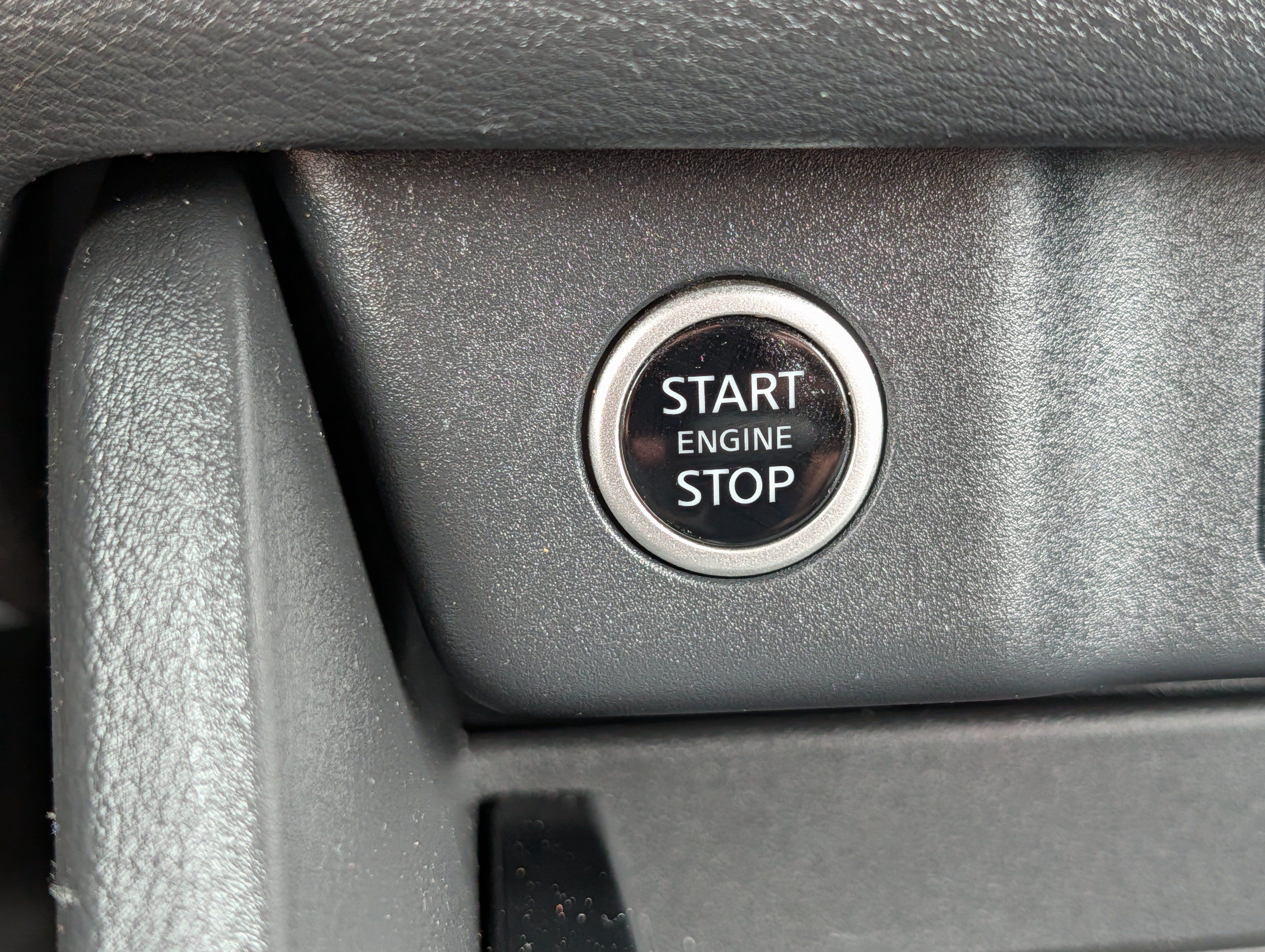 Used 2023 Nissan Rogue SV AWD/4WD image 29