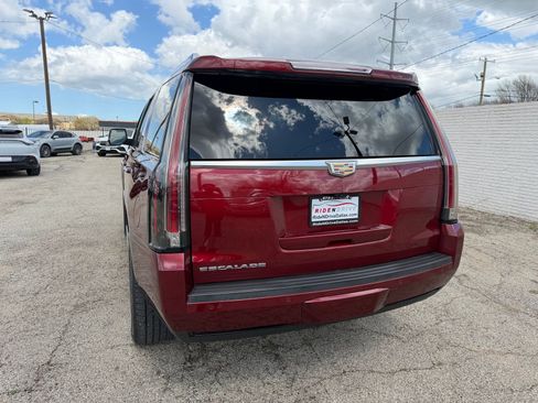 Used 2017 Cadillac Escalade Luxury image 5