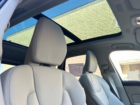 Certified 2025 Volvo XC60 T8 Plus w/ Protection Package Premier image 18