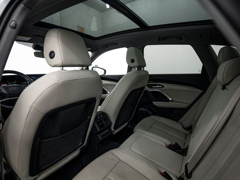 Certified 2025 Audi Q5 Premium Plus w/ Premium Plus image 19