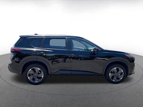 Used 2025 Nissan Rogue SV FWD image 12