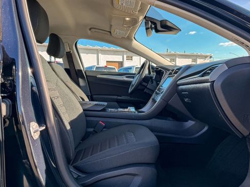 Used 2020 Ford Fusion SE image 10