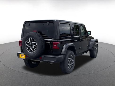 Used 2025 Jeep Wrangler Unlimited Sahara AWD/4WD image 15