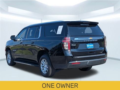 Used 2023 Chevrolet Suburban LT image 3