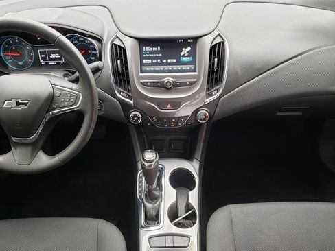 Used 2017 Chevrolet Cruze LT w/ Convenience Package FWD image 14