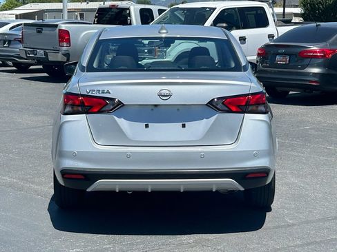 Used 2025 Nissan Versa SV FWD image 4
