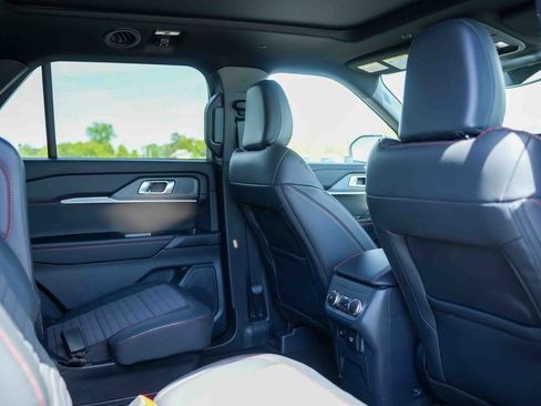 Used 2025 Ford Explorer ST-Line w/ Premium Package AWD/4WD image 23