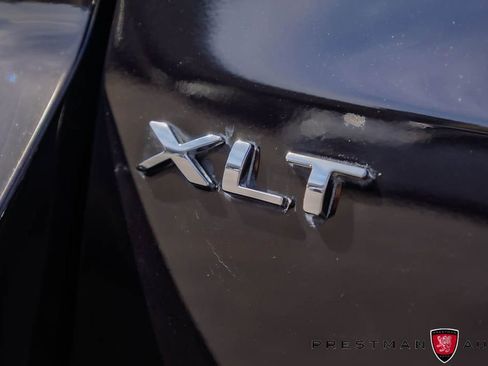 Used 2023 Ford Expedition XLT image 11