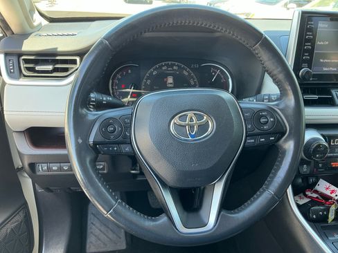 Certified 2019 Toyota RAV4 Limited w/ Cold Weather Package AWD/4WD image 9