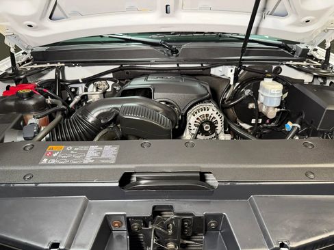 Used 2011 Chevrolet Avalanche LT w/ Suspension Package, Off-Road AWD/4WD image 25