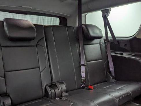 Used 2017 Chevrolet Suburban Premier image 21