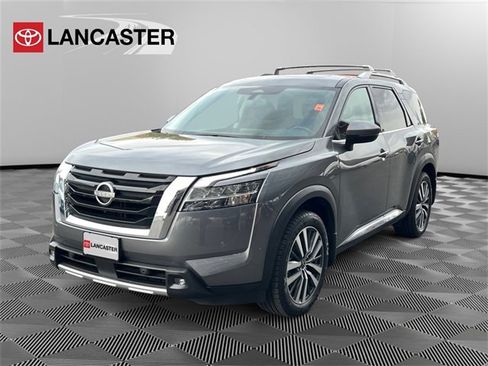 Used 2022 Nissan Pathfinder Platinum w/ Cargo Package image 3