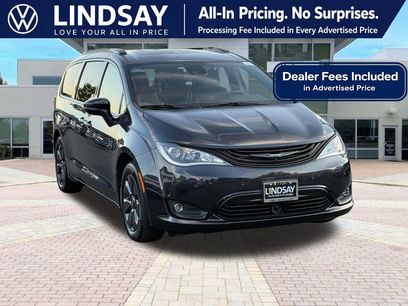Used 2019 Chrysler Pacifica Limited w/ Advanced Safetytec Group