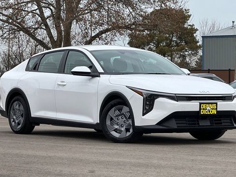 Used 2025 Kia K4 LX image 1