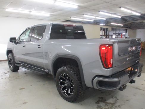 Certified 2022 GMC Sierra 1500 AT4 w/ AT4 Premium Package AWD/4WD image 8