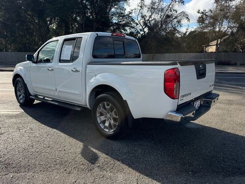 Used 2019 Nissan Frontier SL image 4