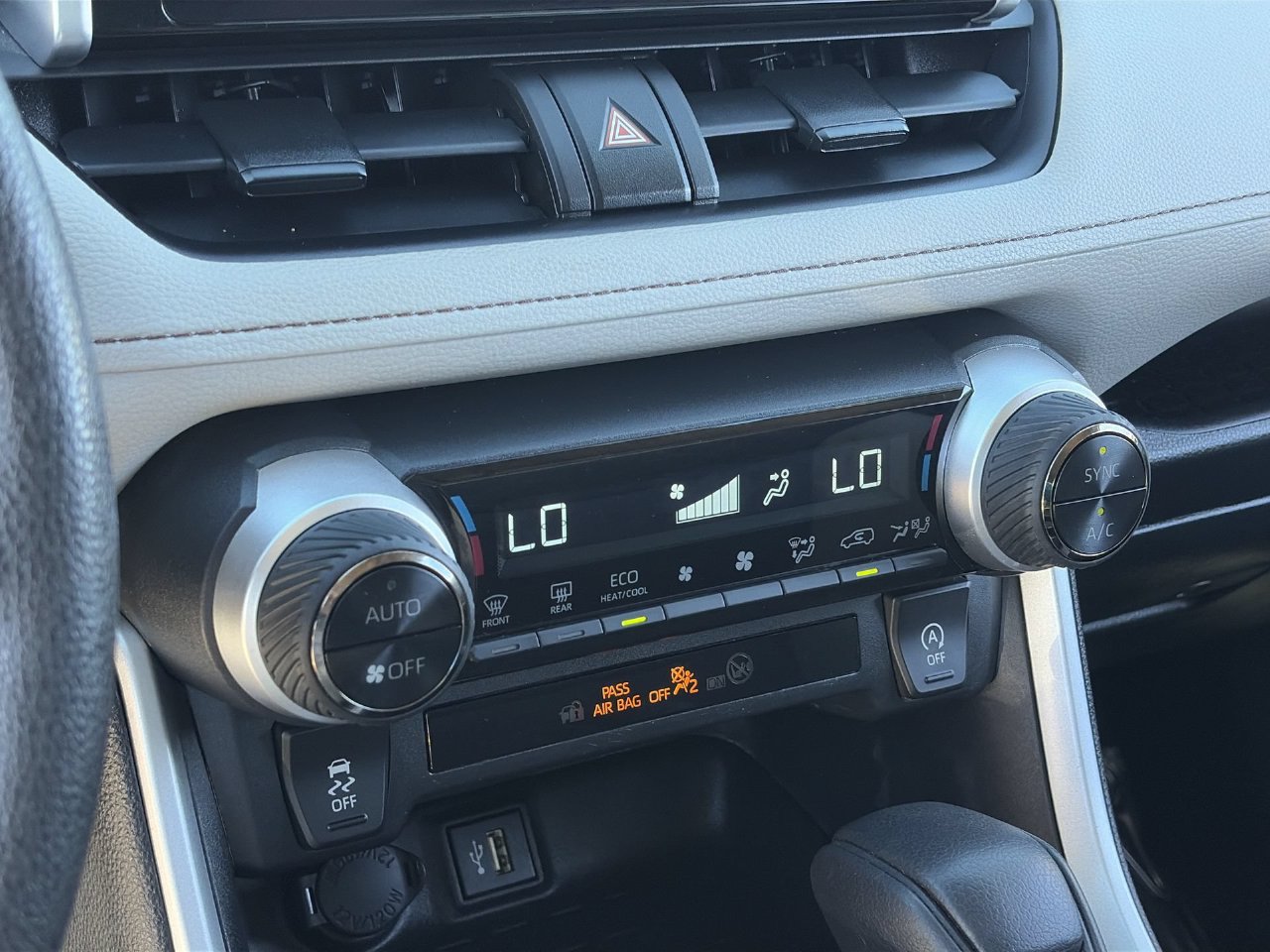 Used 2023 Toyota RAV4 XLE FWD image 26