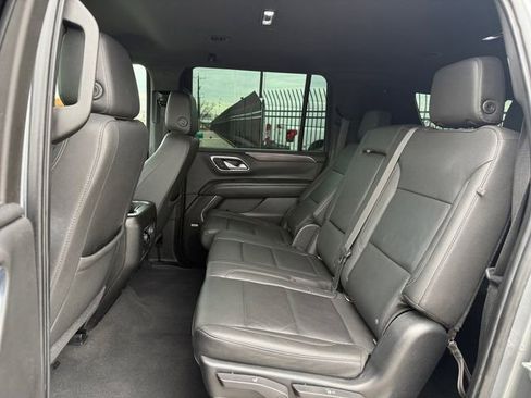 Used 2021 Chevrolet Suburban Z71 image 4