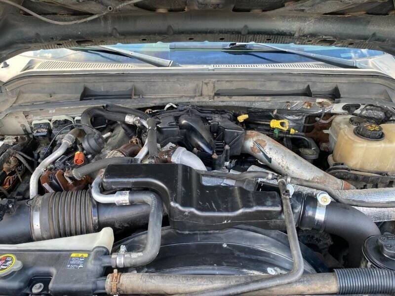 Used 2012 Ford F550 4x4 SuperCab Super Duty w/ Payload Upgrade Pkg image 31