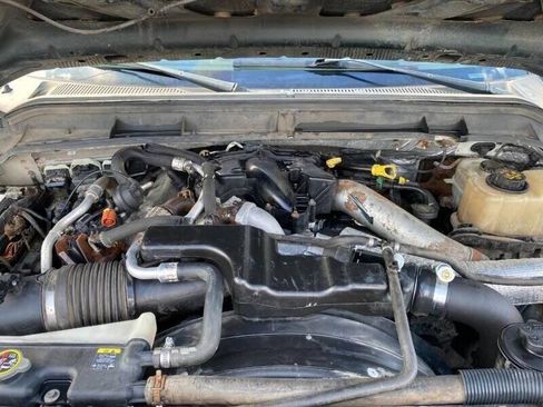 Used 2012 Ford F550 4x4 SuperCab Super Duty w/ Payload Upgrade Pkg image 31