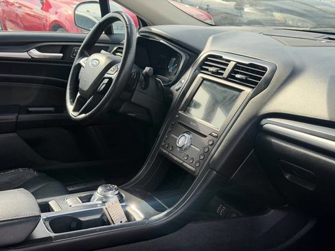 Used 2019 Ford Fusion Titanium AWD/4WD image 23