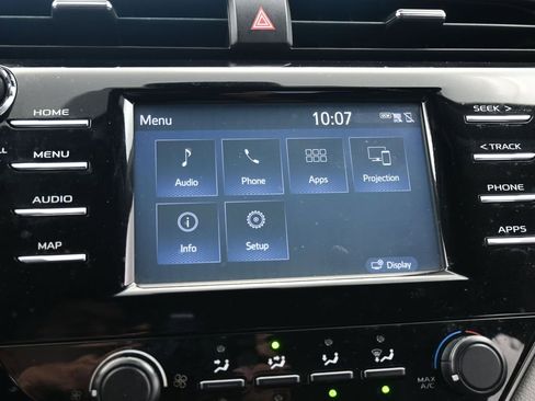 Used 2019 Toyota Camry LE image 21