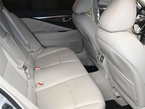 Used 2018 INFINITI Q50 Luxe w/ Essential Package (3.0T Luxe) image 8