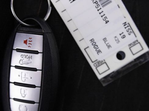 Used 2019 Nissan Rogue SV image 45