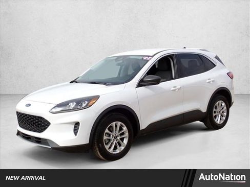 Used 2022 Ford Escape SE image 1