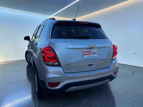 Used 2017 Chevrolet Trax LT FWD image 6