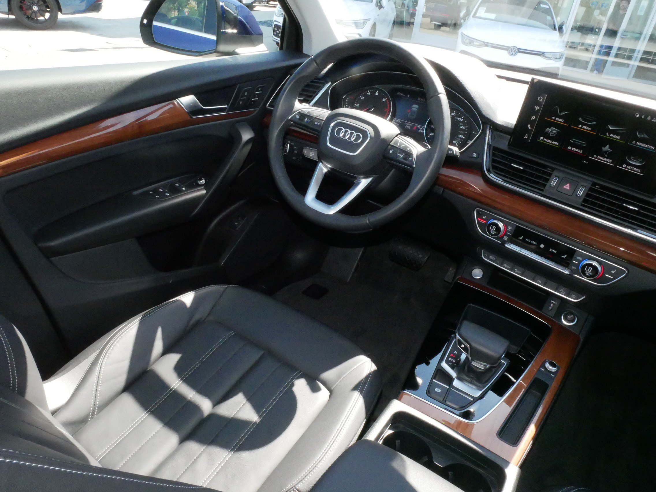 Used 2023 Audi Q5 2.0T Premium w/ Convenience Package AWD/4WD image 9