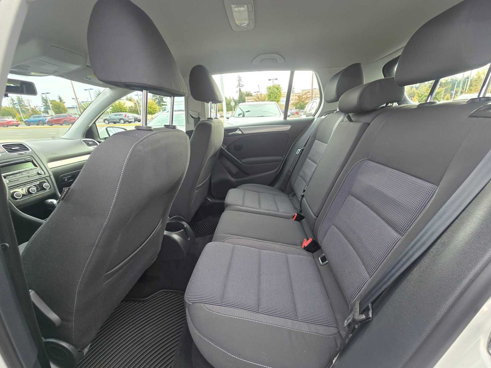 Used 2012 Volkswagen Golf 4-Door FWD image 16