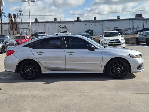 Used 2023 Honda Civic Sport image 7