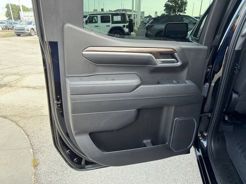 Used 2024 Chevrolet Silverado 1500 LT AWD/4WD image 17