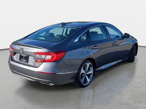 Used 2018 Honda Accord Touring image 5