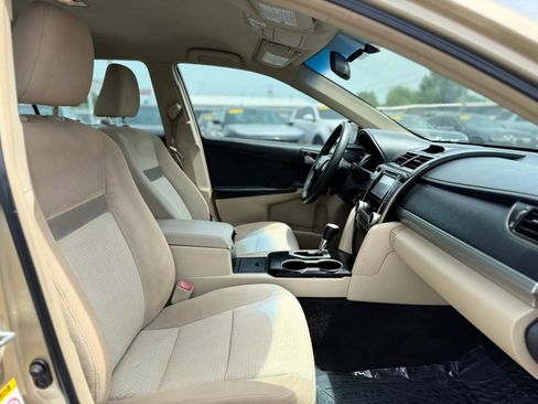Used 2012 Toyota Camry LE FWD image 40