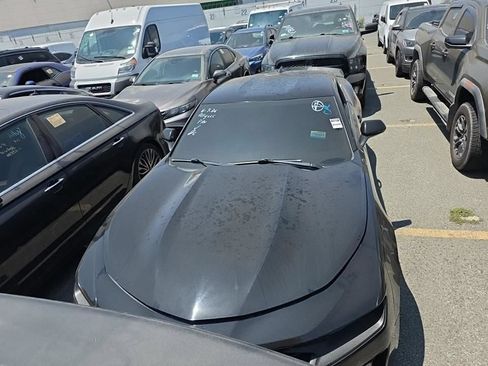 Used 2019 Chevrolet Camaro LT RWD image 5