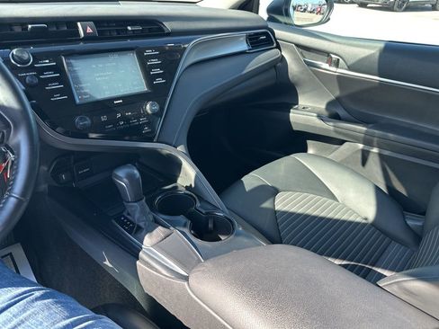 Used 2020 Toyota Camry SE image 28