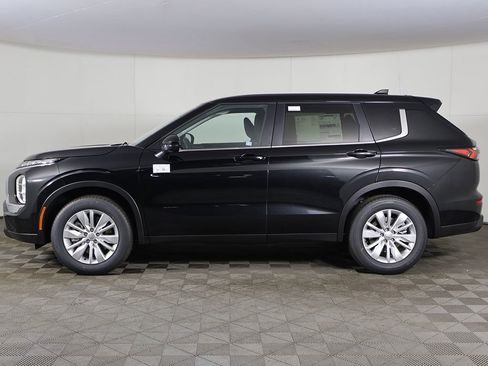 New 2026 Mitsubishi Outlander ES FWD image 16