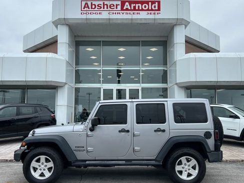 Used 2014 Jeep Wrangler Unlimited Sport w/ Quick Order Package 24S AWD/4WD image 3