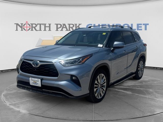 Used 2022 Toyota Highlander Platinum FWD image 7