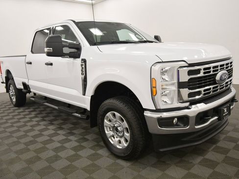 Used 2024 Ford F350 XLT w/ FX4 Off-Road Package image 9